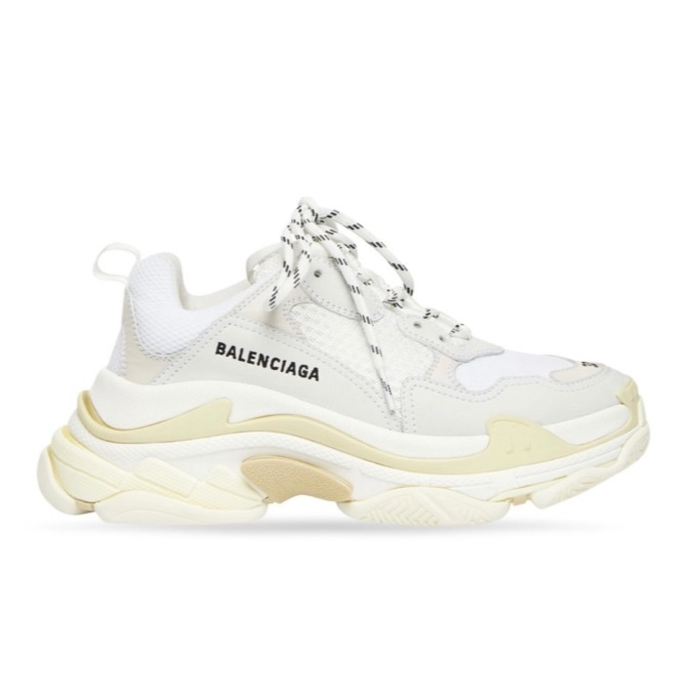 Balenciaga Triple S sneaker in off white. Size 39 (size 9)